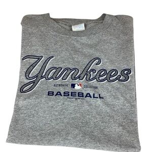 2002 Majestic Yankees Baseball T-Shirt  XL